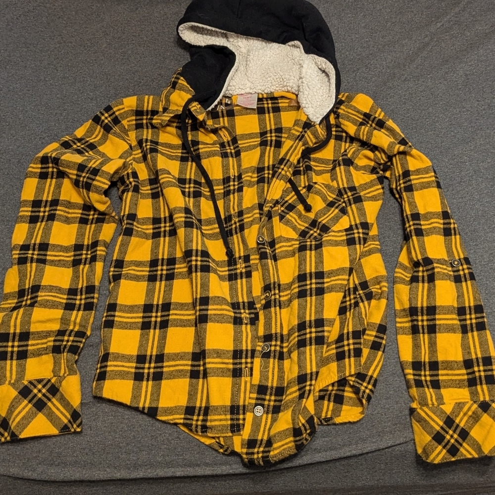 No Boundaries Yellow and Black Plaid Shirt with Hood